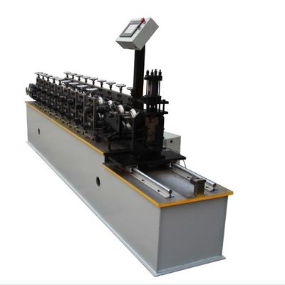 آلة تشكيل لوحة الجدار الحبيبية الزاوية 5.5KW 20m / min القطع الهيدروليكي