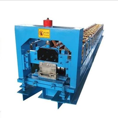 4.2T الصلب مسمار لفة تشكيل آلة 30m / min باب المستودع